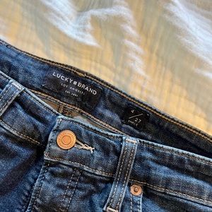 Lucky Brand ankle length jeans. Like new!!